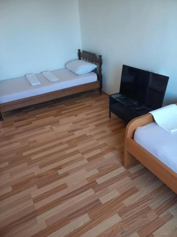 بيت شباب Traveler'S Rest - Near Podgorica Airport Mitrovici  المظهر الخارجي الصورة
