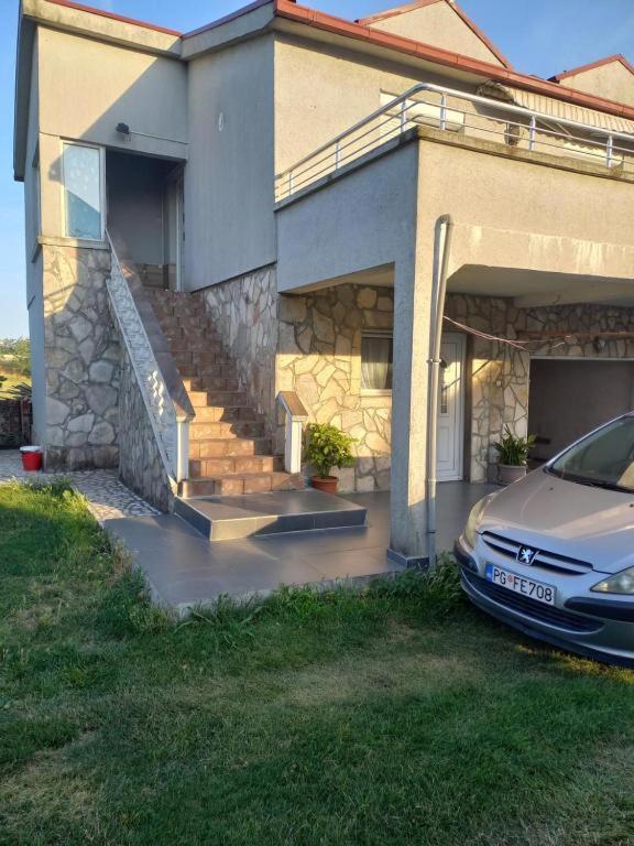 بيت شباب Traveler'S Rest - Near Podgorica Airport Mitrovici  المظهر الخارجي الصورة