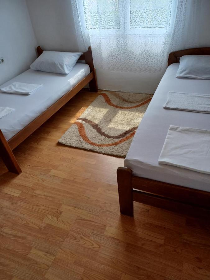 بيت شباب Traveler'S Rest - Near Podgorica Airport Mitrovici  المظهر الخارجي الصورة