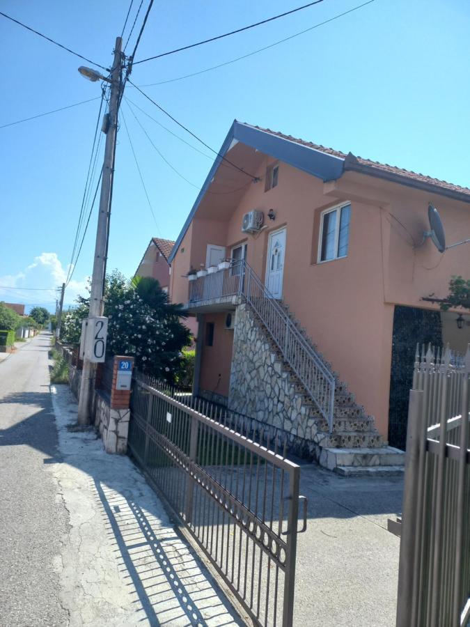 بيت شباب Traveler'S Rest - Near Podgorica Airport Mitrovici  المظهر الخارجي الصورة