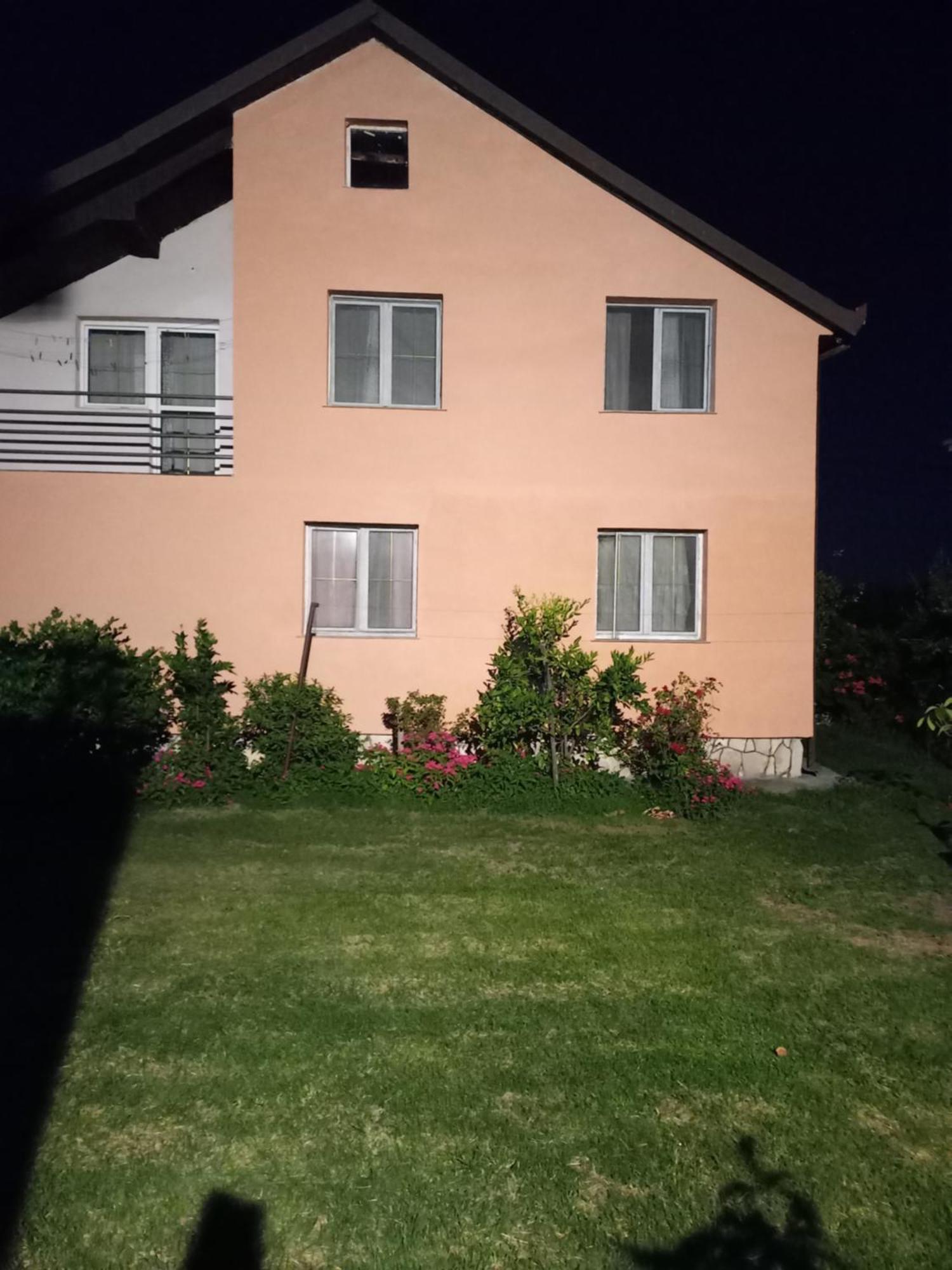 بيت شباب Traveler'S Rest - Near Podgorica Airport Mitrovici  المظهر الخارجي الصورة