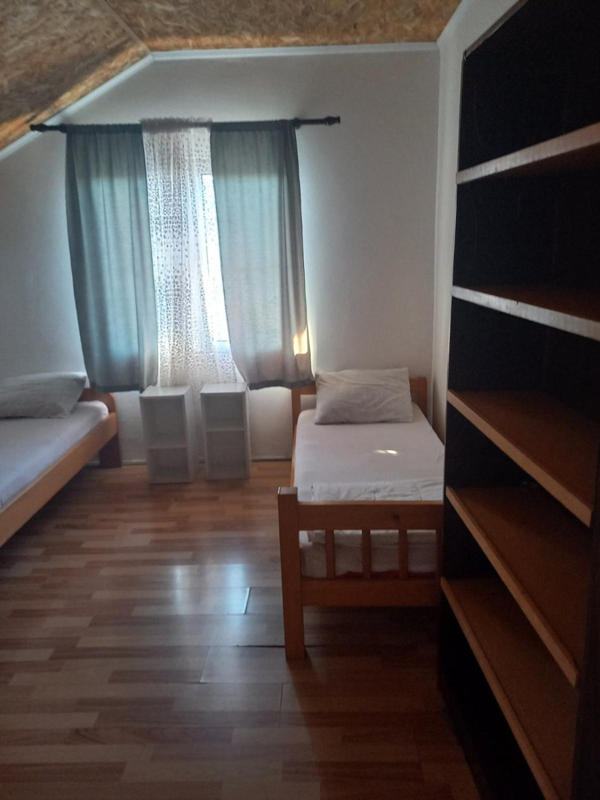 بيت شباب Traveler'S Rest - Near Podgorica Airport Mitrovici  المظهر الخارجي الصورة